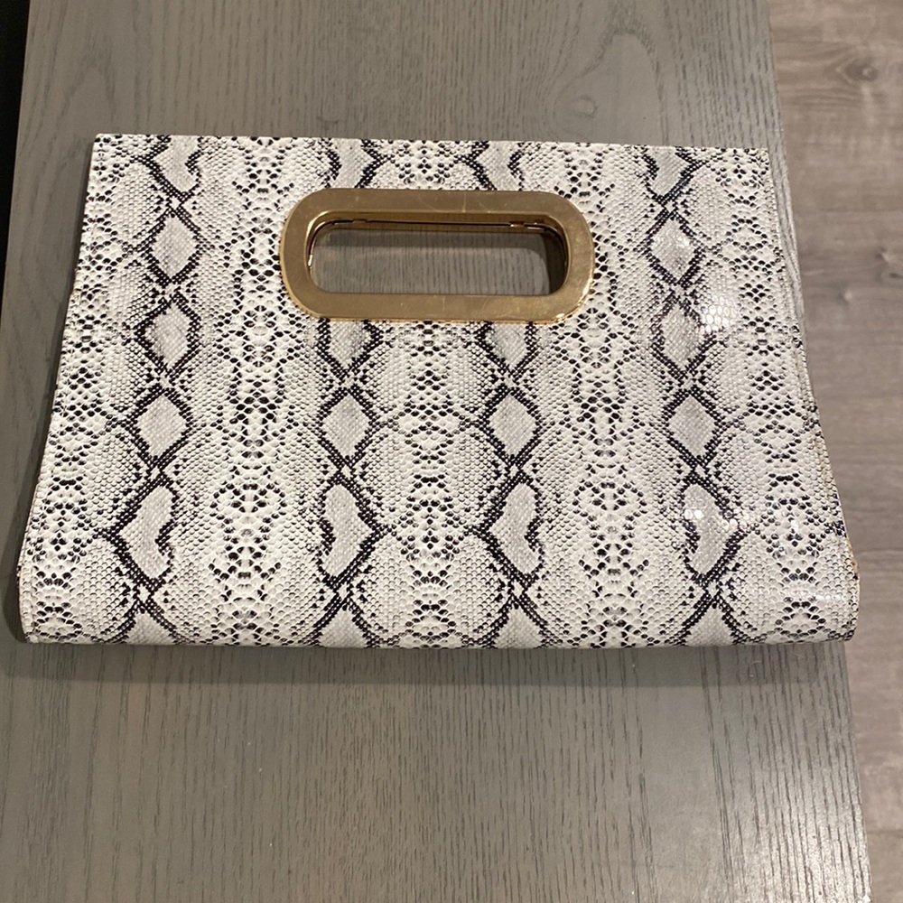 Hang clutch snake material